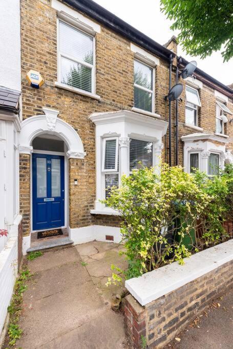 Stylist And Cosy 3 Bed House Leytonstone Sleeps 7 Casa vacanze Londra