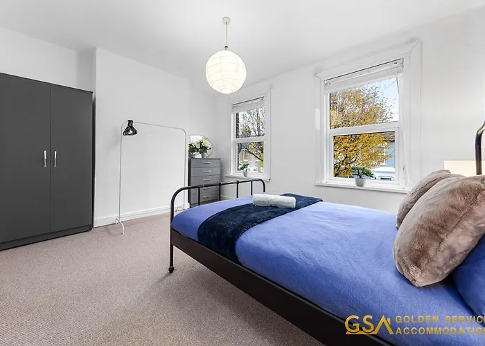 Stylist And Cosy 3 Bed House Leytonstone Sleeps 7